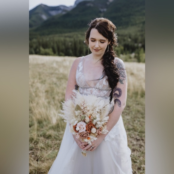 Willowby by Watters Galatea Titanium Wedding Dress - Picture 4 of 4